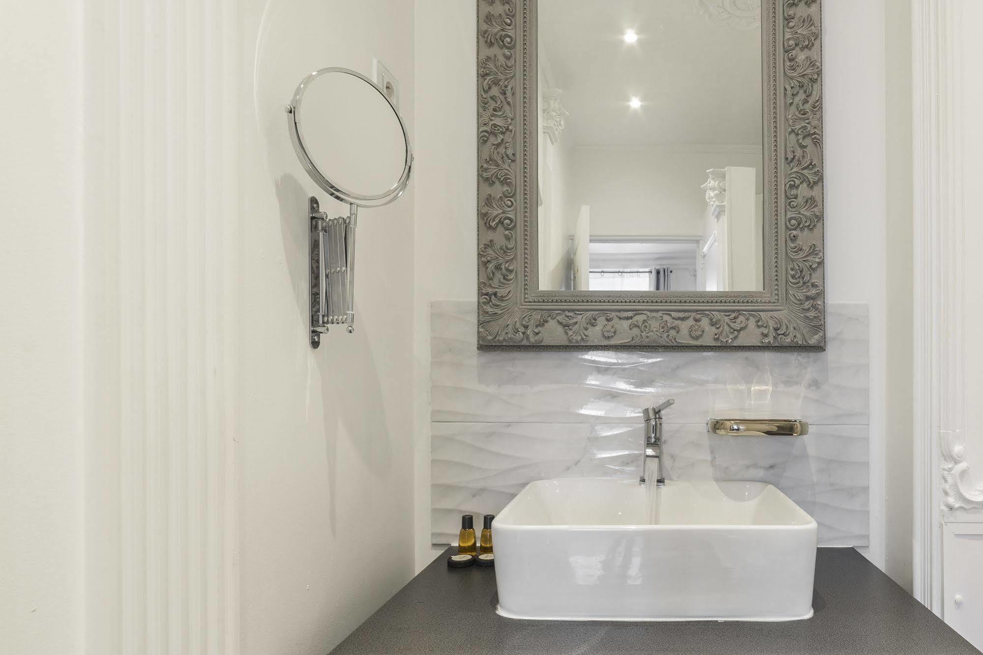 The Thonet House - A Luxury Historic Collection Apartment Lyon Luaran gambar