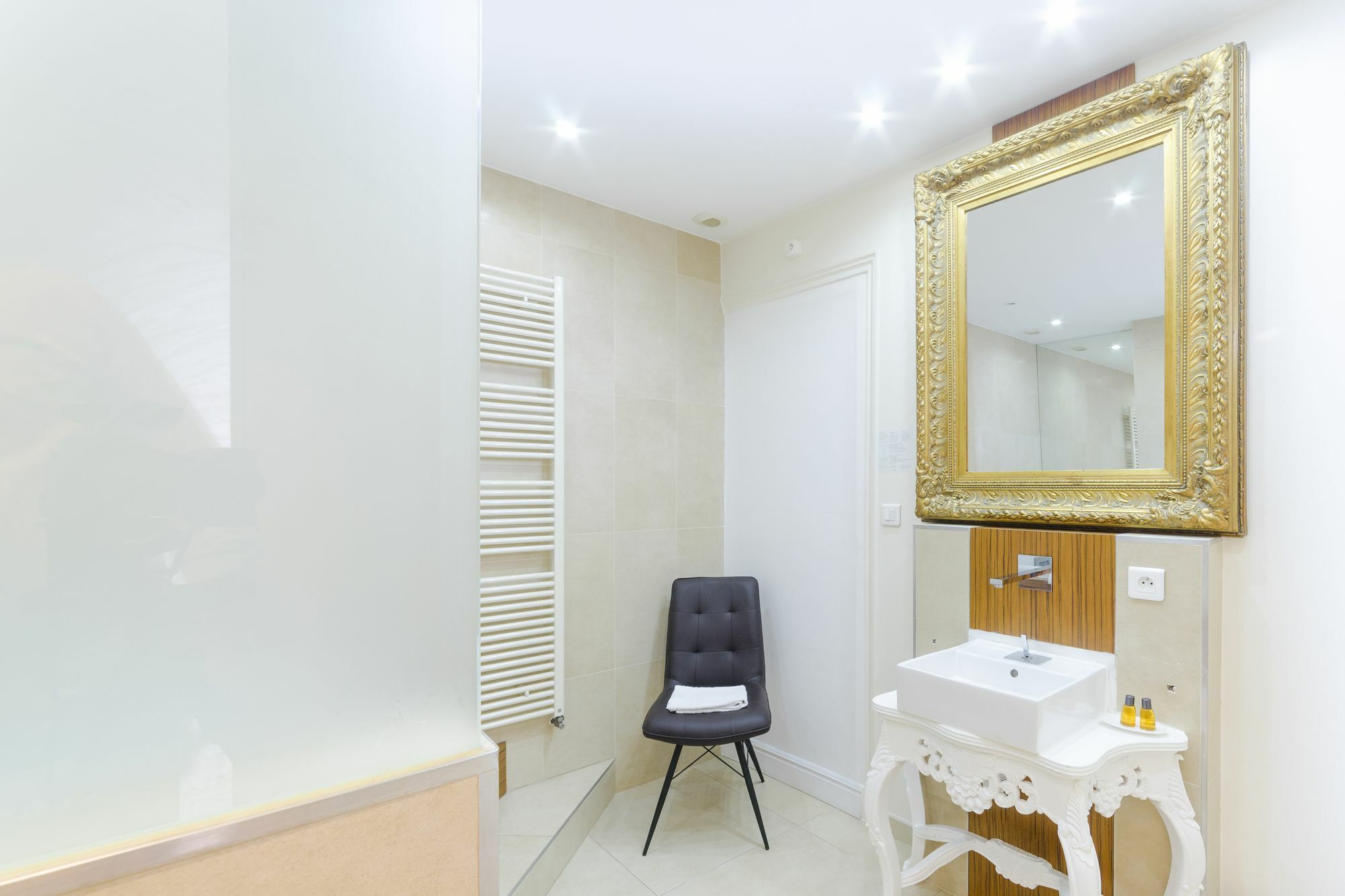 The Thonet House - A Luxury Historic Collection Apartment Lyon Luaran gambar